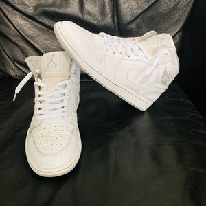 Jordan 1 Mid Size 9